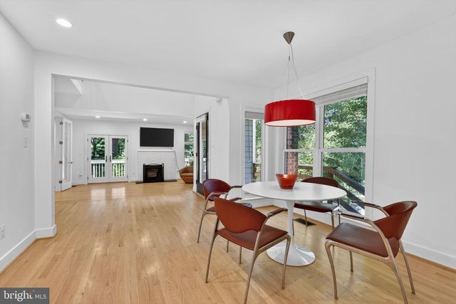 1605 APRICOT CT, Reston, VA 20190