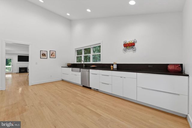 1605 APRICOT CT, Reston, VA 20190