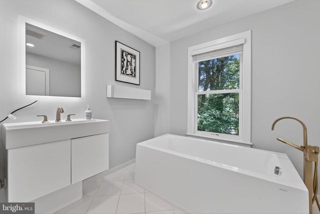 1605 APRICOT CT, Reston, VA 20190