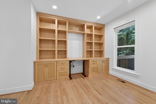 1605 APRICOT CT, Reston, VA 20190