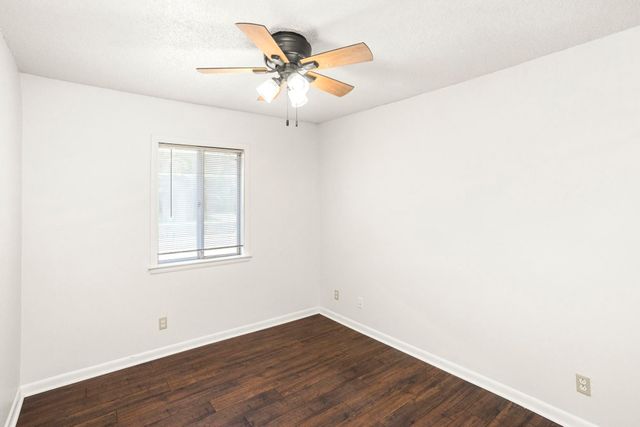 21 Vaughns Gap Rd Apt 16, Nashville, TN 37205