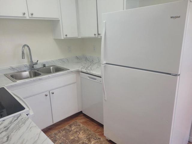 835 E Vista Chino 4, Palm Springs, CA 92262