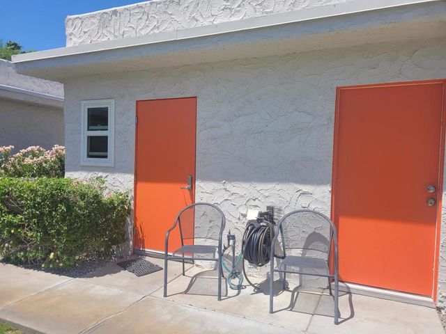 835 E Vista Chino 4, Palm Springs, CA 92262