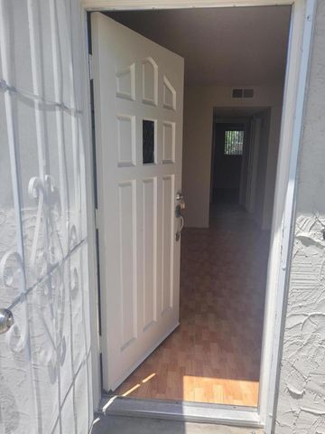 835 E Vista Chino 4, Palm Springs, CA 92262
