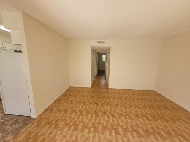835 E Vista Chino 4, Palm Springs, CA 92262