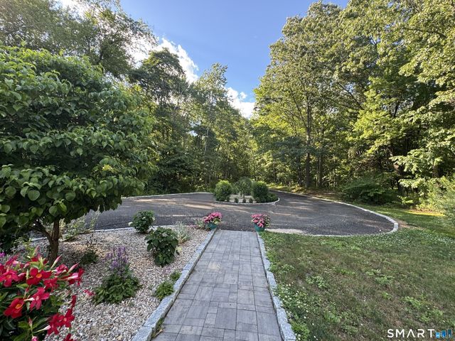 1953 Hartford Turnpike, North Haven, CT 06473
