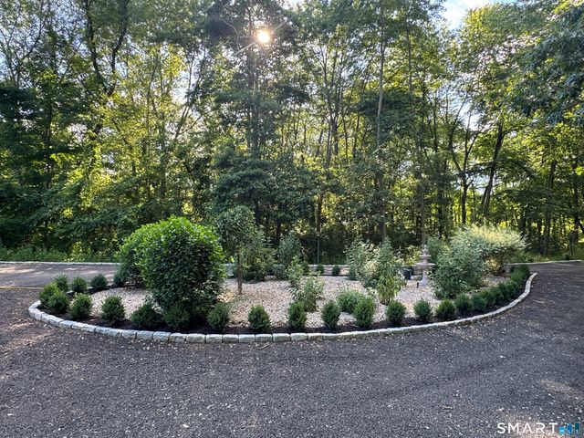 1953 Hartford Turnpike, North Haven, CT 06473