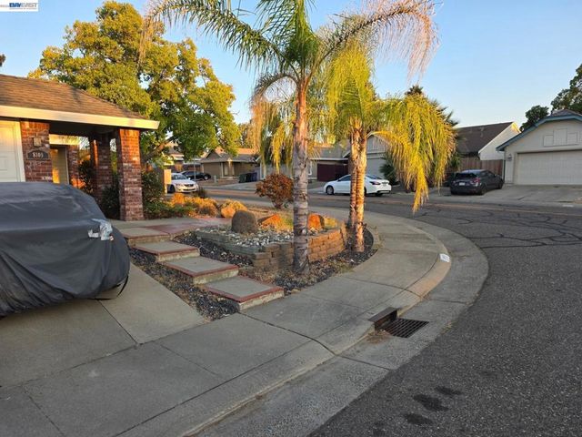 8109 Scalford Ct, Sacramento, CA 95829