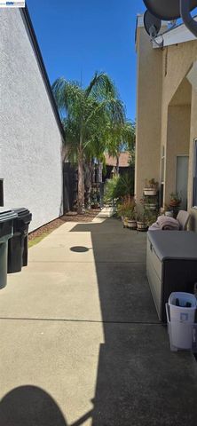 8109 Scalford Ct, Sacramento, CA 95829