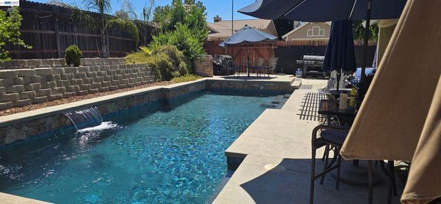 8109 Scalford Ct, Sacramento, CA 95829