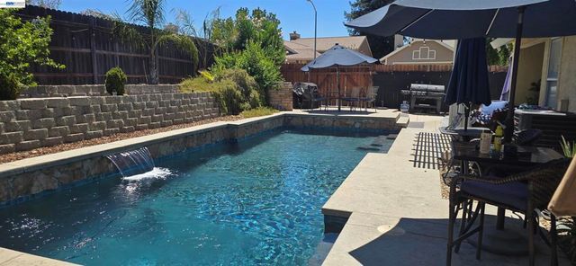 8109 Scalford Ct, Sacramento, CA 95829