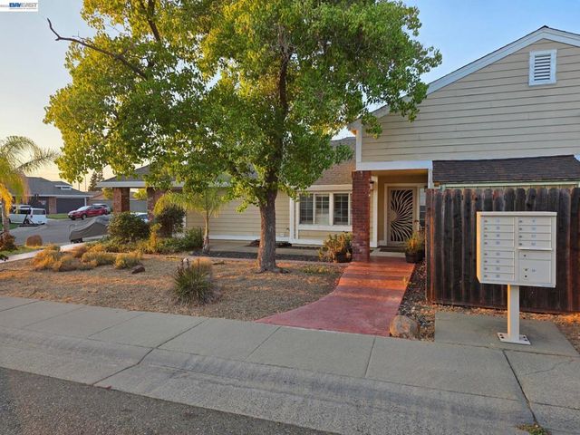 8109 Scalford Ct, Sacramento, CA 95829