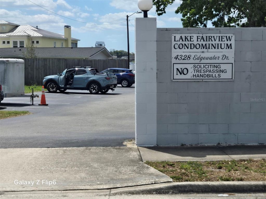 Image 2 of property listing at 4328 EDGEWATER DRIVE C201, Orlando, FL 32804