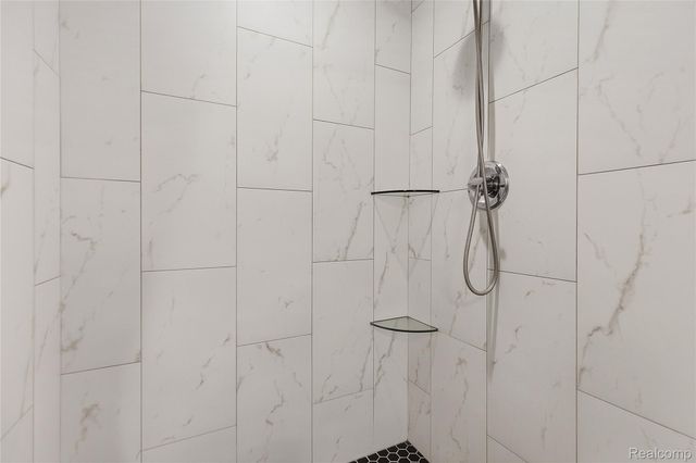 38557 Mountain Ash Court, Clinton Charter Township, MI 48036