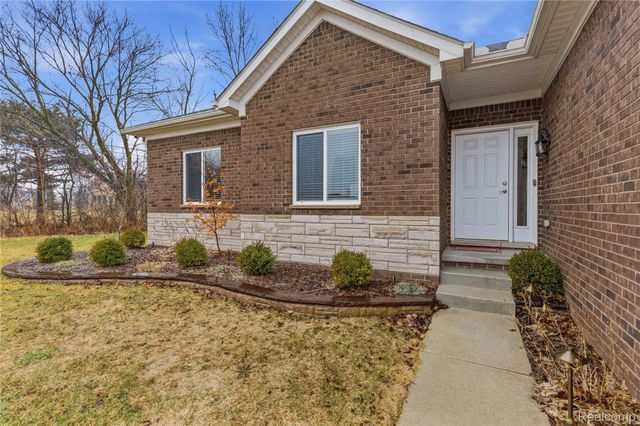 38557 Mountain Ash Court, Clinton Charter Township, MI 48036
