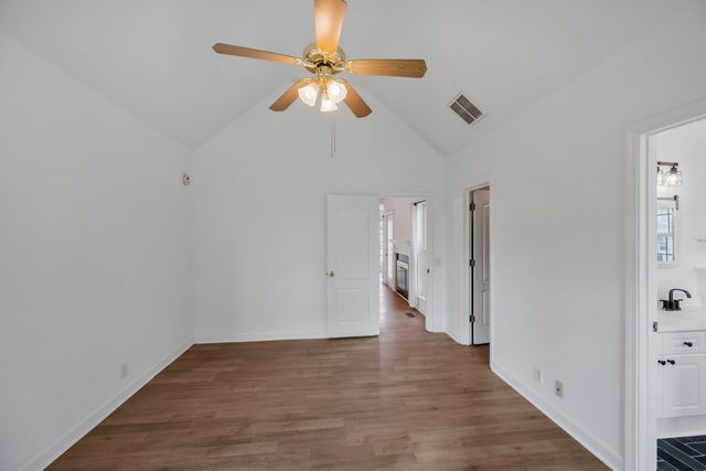 1002 Seven Oaks Blvd, Smyrna, TN 37167