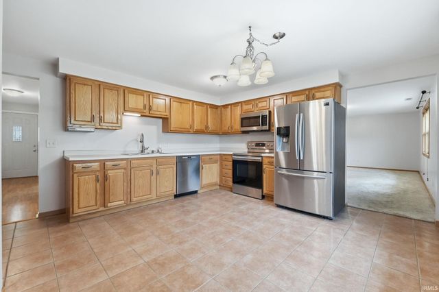 14509 Ridgecrest Drive, Leo, IN 46765