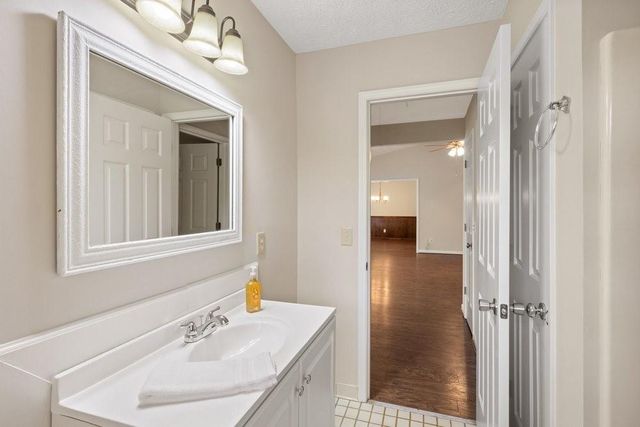 4455 Dunmovin Drive NW, Kennesaw, GA 30144