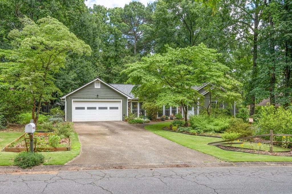 4455 Dunmovin Drive NW, Kennesaw, GA 30144