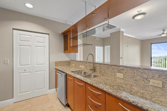 511 Lucerne Avenue 607, Lake Worth Beach, FL 33460