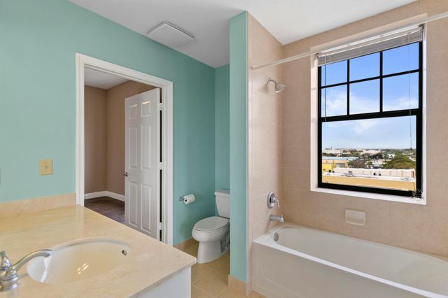 511 Lucerne Avenue 607, Lake Worth Beach, FL 33460