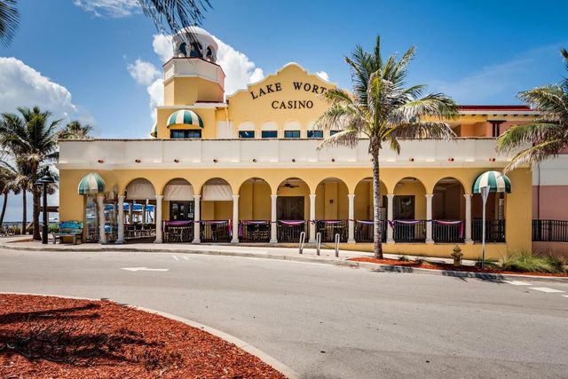 511 Lucerne Avenue 607, Lake Worth Beach, FL 33460