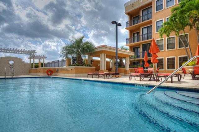 511 Lucerne Avenue 607, Lake Worth Beach, FL 33460