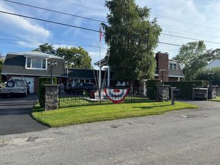 6 Middlefield Pl, Acushnet, MA 02743