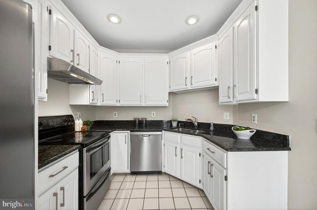 2143 WOLFTRAP CT, Vienna, VA 22182