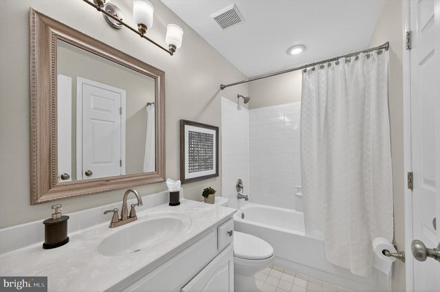 2143 WOLFTRAP CT, Vienna, VA 22182