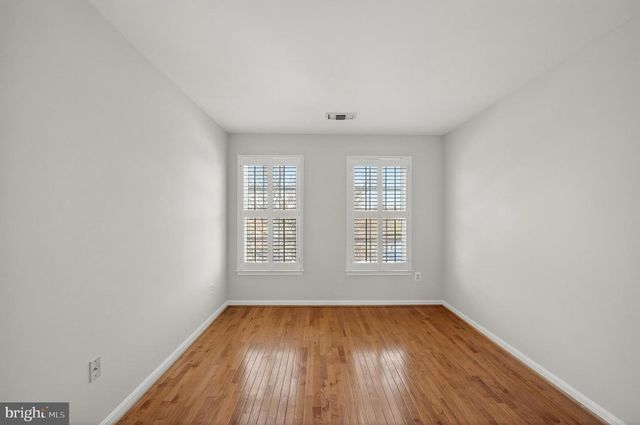 2143 WOLFTRAP CT, Vienna, VA 22182