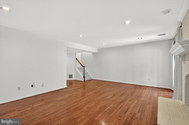 2143 WOLFTRAP CT, Vienna, VA 22182