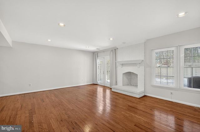 2143 WOLFTRAP CT, Vienna, VA 22182