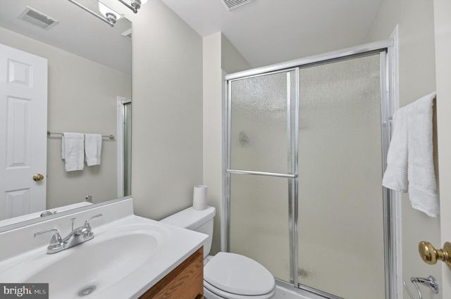 2143 WOLFTRAP CT, Vienna, VA 22182