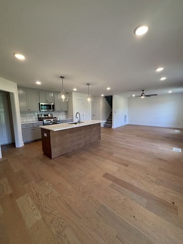 1588 Collins View Way, Clarksville, TN 37043