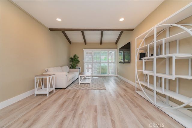 1000 W Macarthur Boulevard 13, Santa Ana, CA 92707