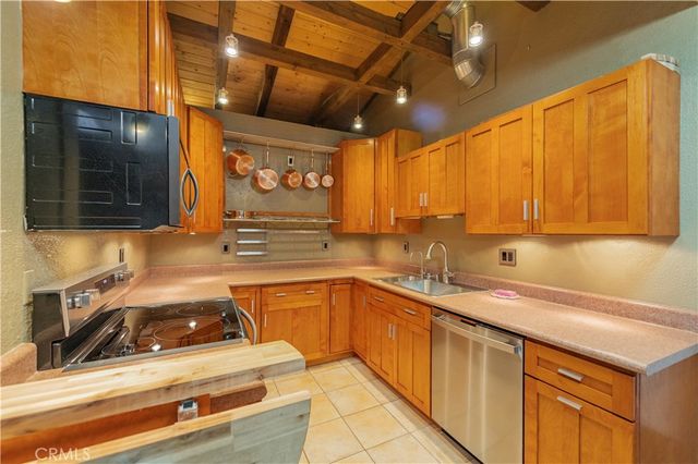 1000 W Macarthur Boulevard 13, Santa Ana, CA 92707