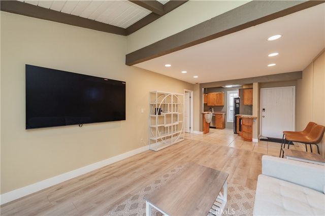 1000 W Macarthur Boulevard 13, Santa Ana, CA 92707