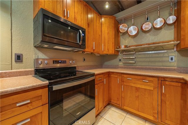 1000 W Macarthur Boulevard 13, Santa Ana, CA 92707