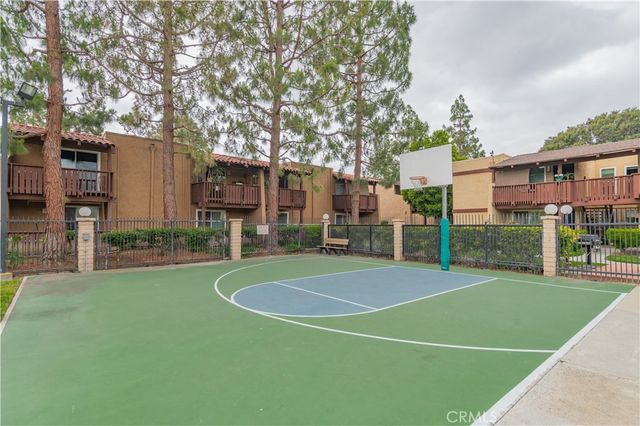 1000 W Macarthur Boulevard 13, Santa Ana, CA 92707