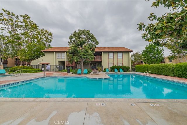 1000 W Macarthur Boulevard 13, Santa Ana, CA 92707