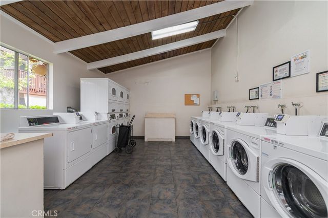 1000 W Macarthur Boulevard 13, Santa Ana, CA 92707