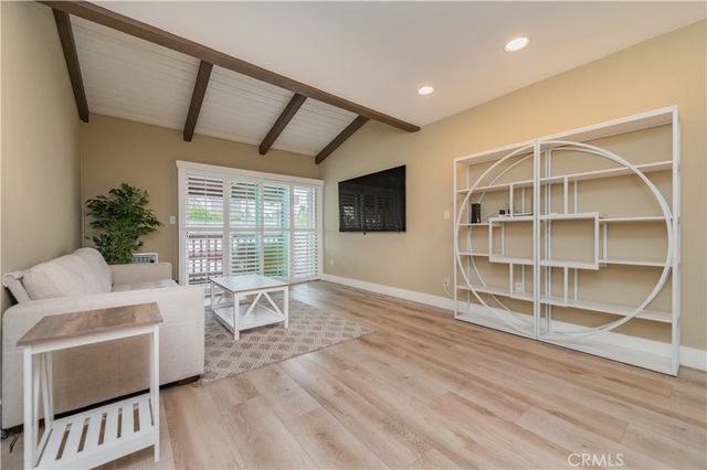 1000 W Macarthur Boulevard 13, Santa Ana, CA 92707