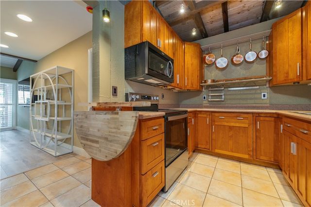 1000 W Macarthur Boulevard 13, Santa Ana, CA 92707