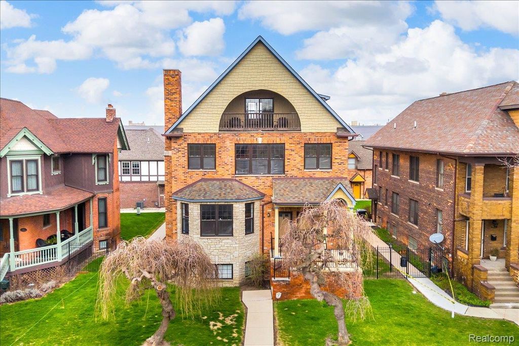 429 E Ferry Street 9, Detroit, MI 48202