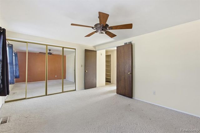 2618 Seaton Circuit, Warren, MI 48091