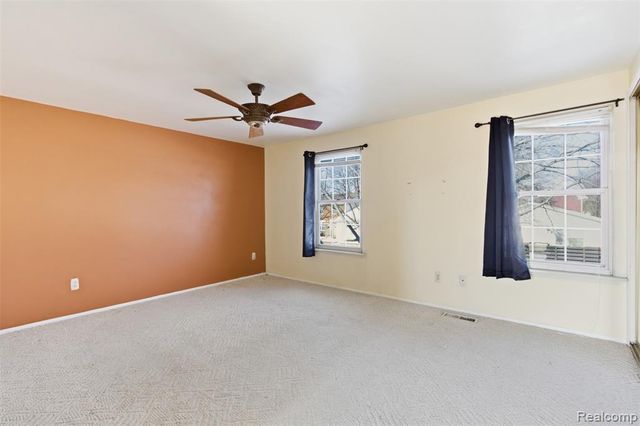 2618 Seaton Circuit, Warren, MI 48091