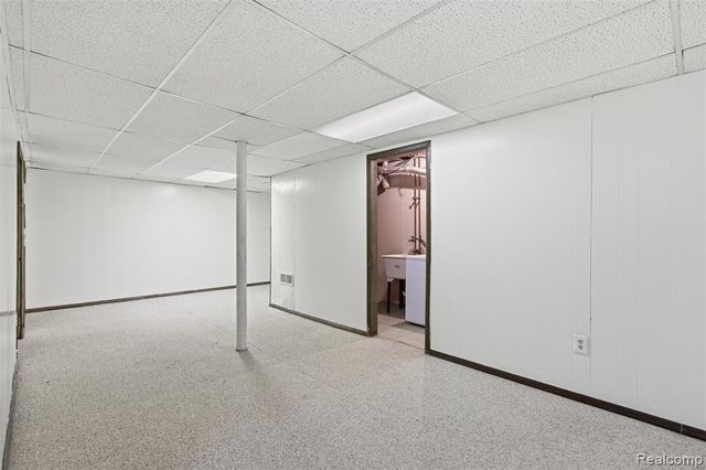 2618 Seaton Circuit, Warren, MI 48091