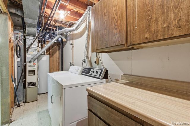 2618 Seaton Circuit, Warren, MI 48091