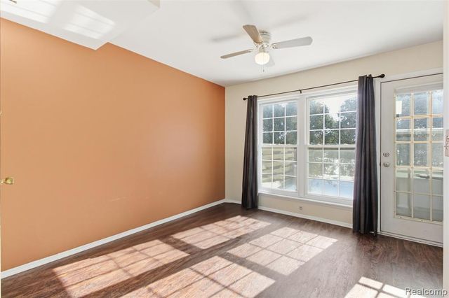 2618 Seaton Circuit, Warren, MI 48091